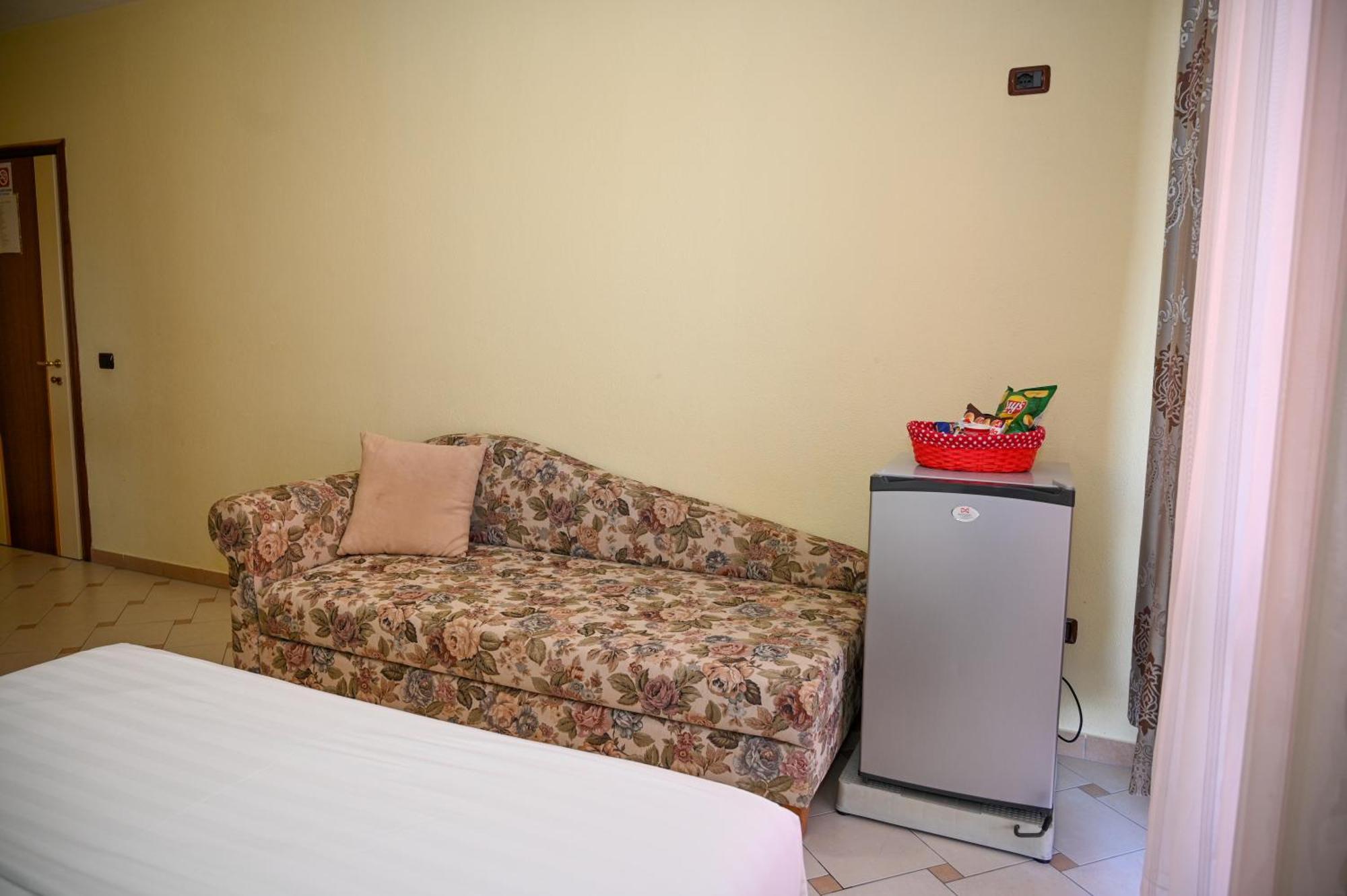 Hotel Vila Emes Durrës Zimmer foto