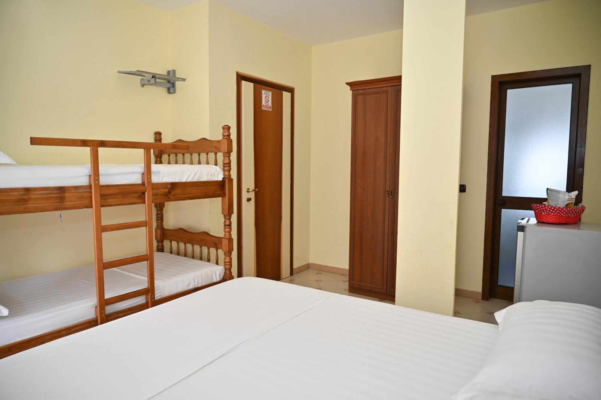 Hotel Vila Emes Durrës Zimmer foto