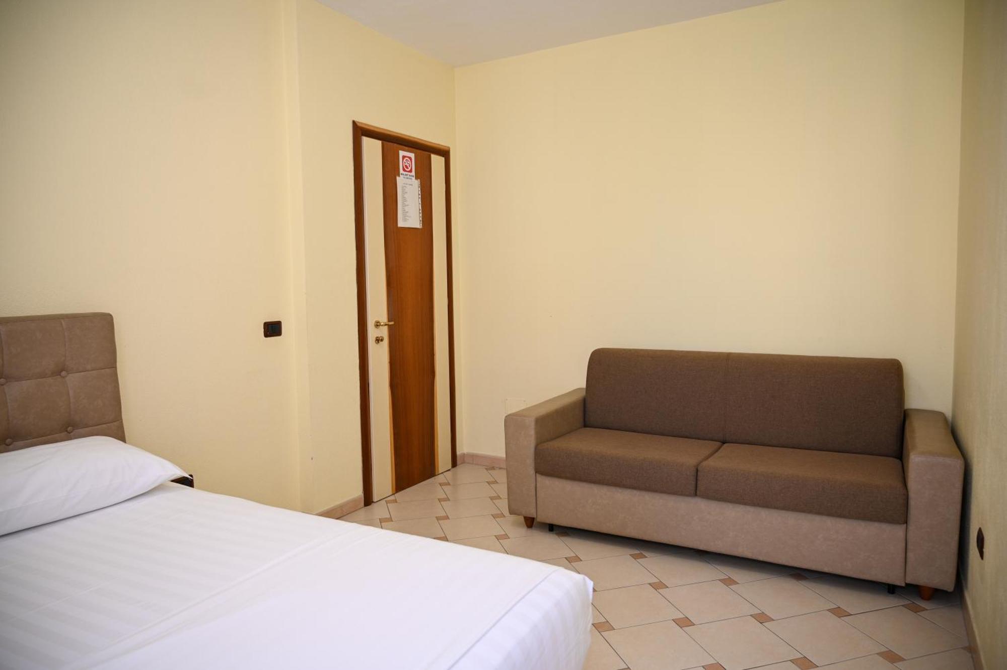Hotel Vila Emes Durrës Zimmer foto