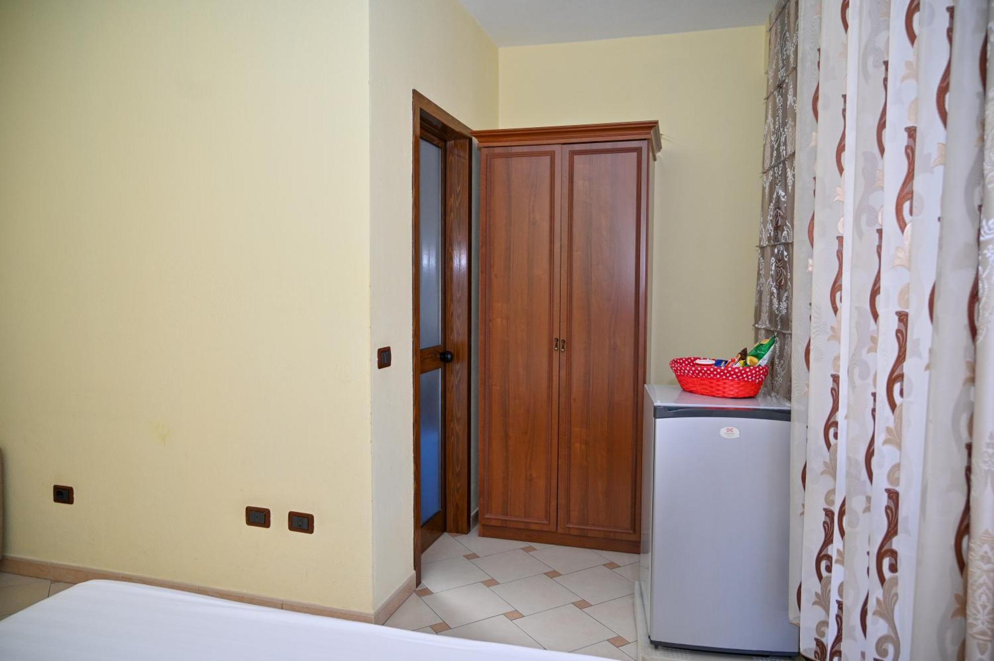 Hotel Vila Emes Durrës Zimmer foto